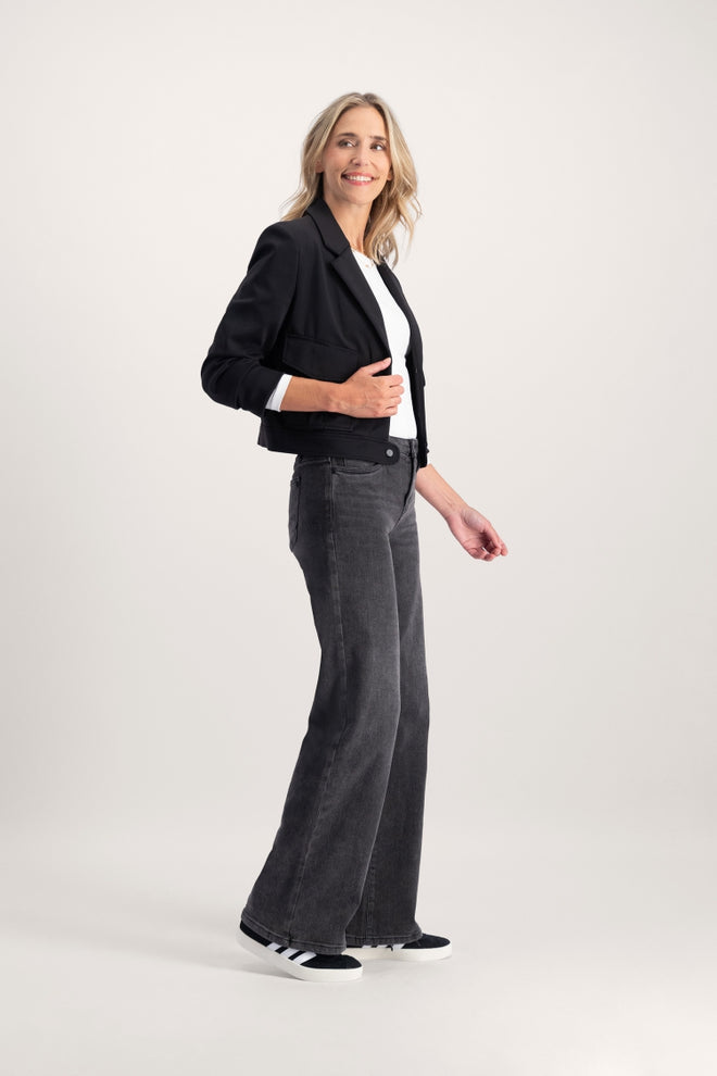 Sophie Straight | Grey Wassing