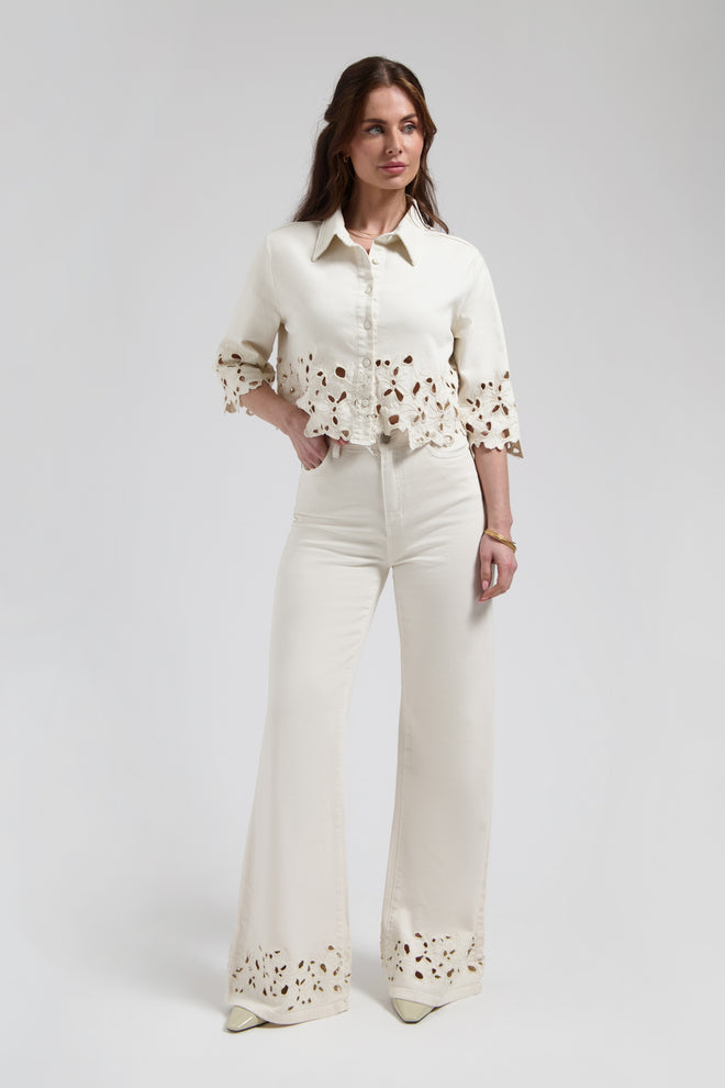 Ana flared embro Soft white Rechte fit met wijduitlopende pijp