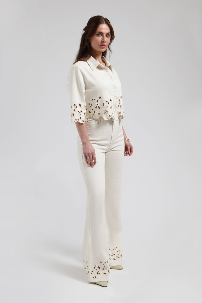 Ana flared embro Soft white Rechte fit met wijduitlopende pijp