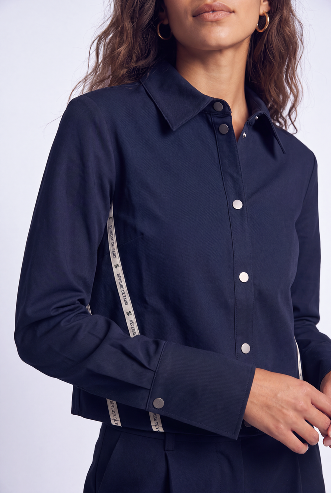 Ava Blouse met knopen en zij detail