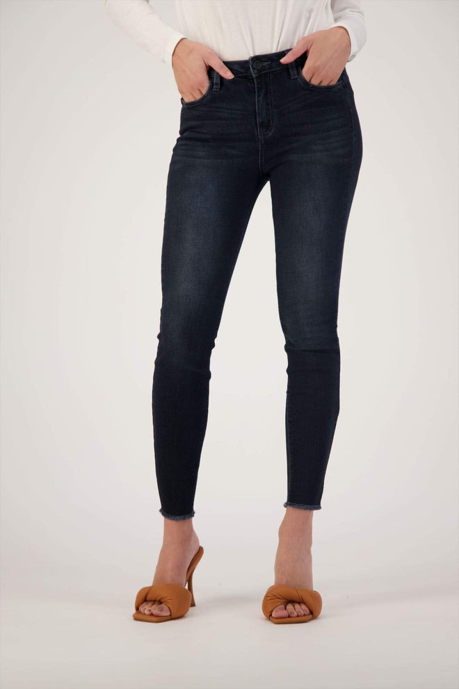 Bobbi Slim Fit