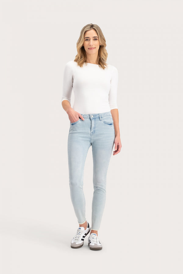 Bobbi Slim Fit in Soft Blue van Florèz