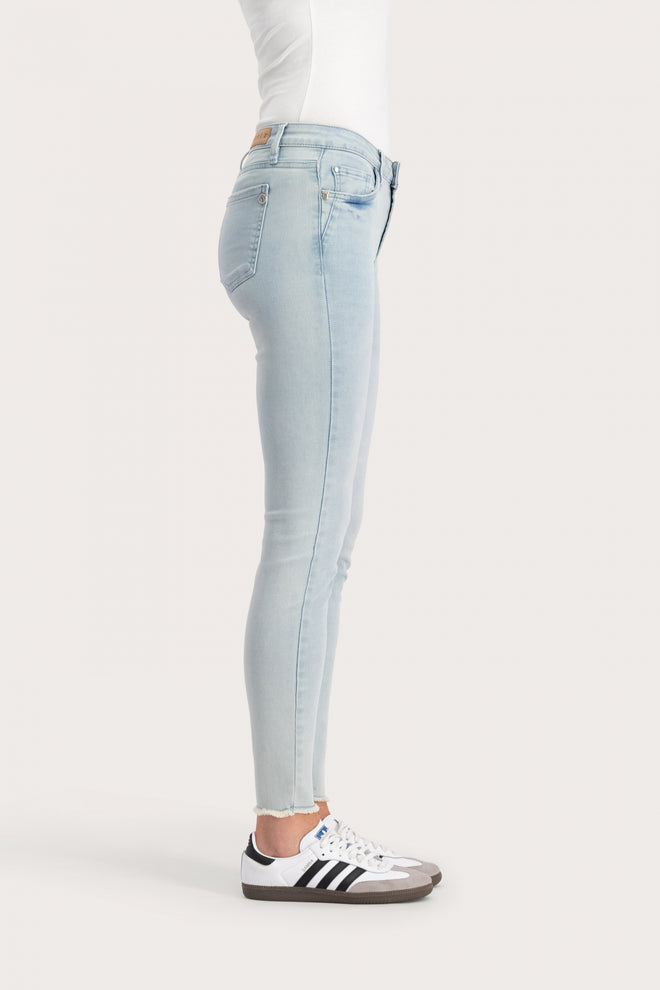 Bobbi Slim Fit | Soft Blue