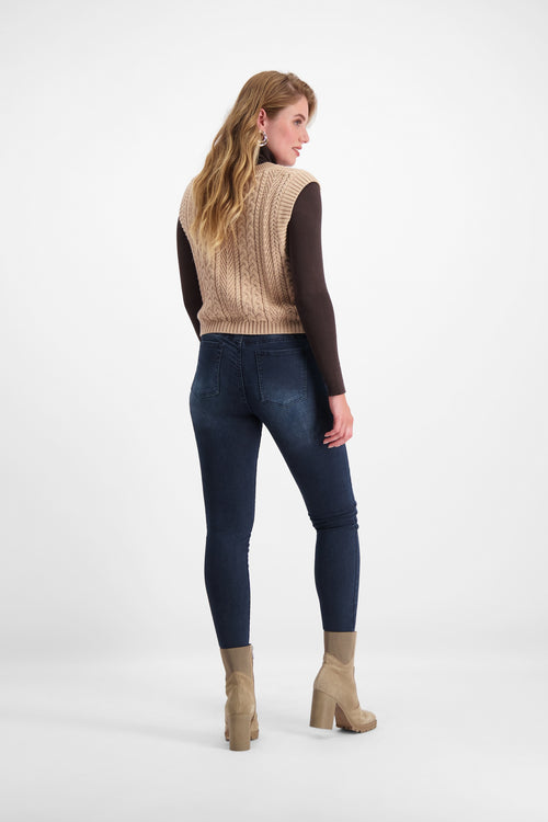 Bobbi Slim Fit | Black Blue