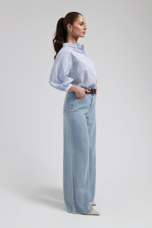 Cath blouse Blue Striped met driekwart mouwen met zilverkleurige, glimmende details