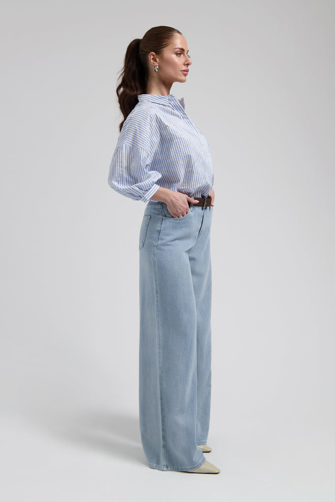 Cath blouse Blue Striped met driekwart mouwen met zilverkleurige, glimmende details
