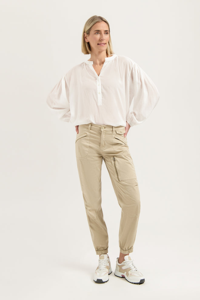 Charlie Cargo | Sand