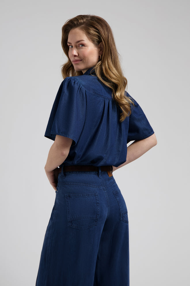 Dané Blouse Dark indigo Denim blouse met Korte Pofmouwen