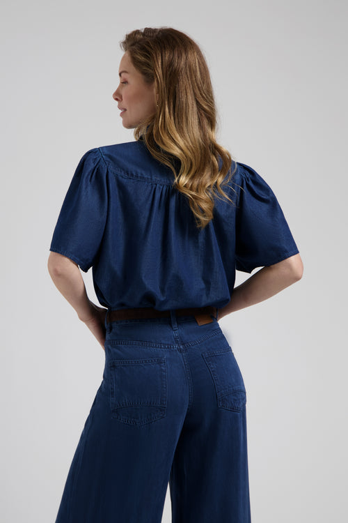 Dané Blouse Dark indigo Denim blouse met Korte Pofmouwen