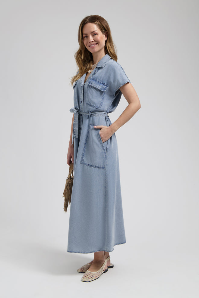 Dina dress Mid blue Maxi dress luchtige pasvorm en strikdetail