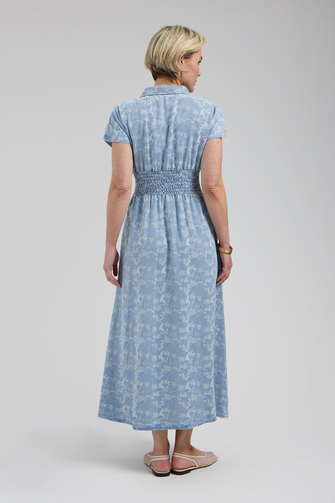 Estelle Dress Plaited Blue losvallende jurk met knoopsluiting en klassieke kraag
