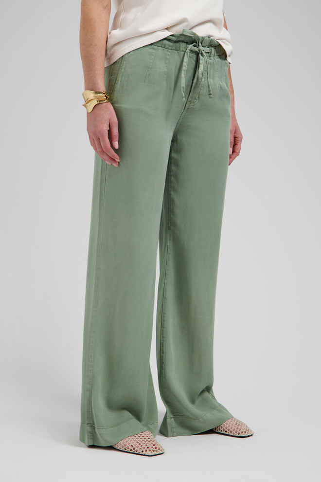 Lily trouser olive green straight leg fit