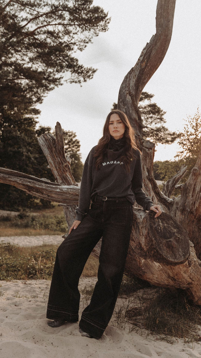 Emma Loose | Black