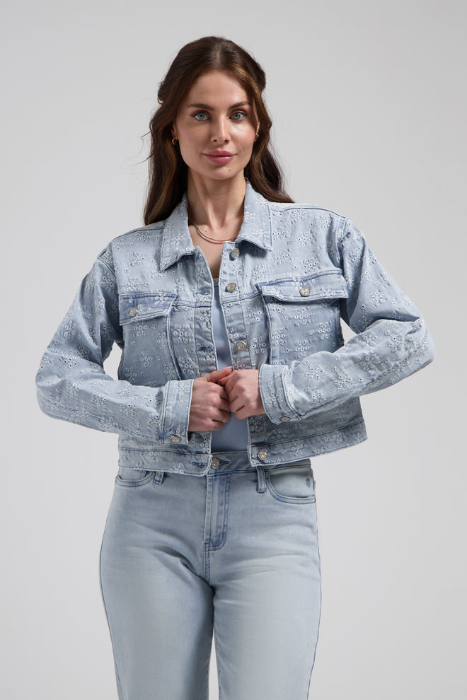 Thalia jacket Bleached Denim Jas van Denim met knoopsluiting en Twee Voorzakken