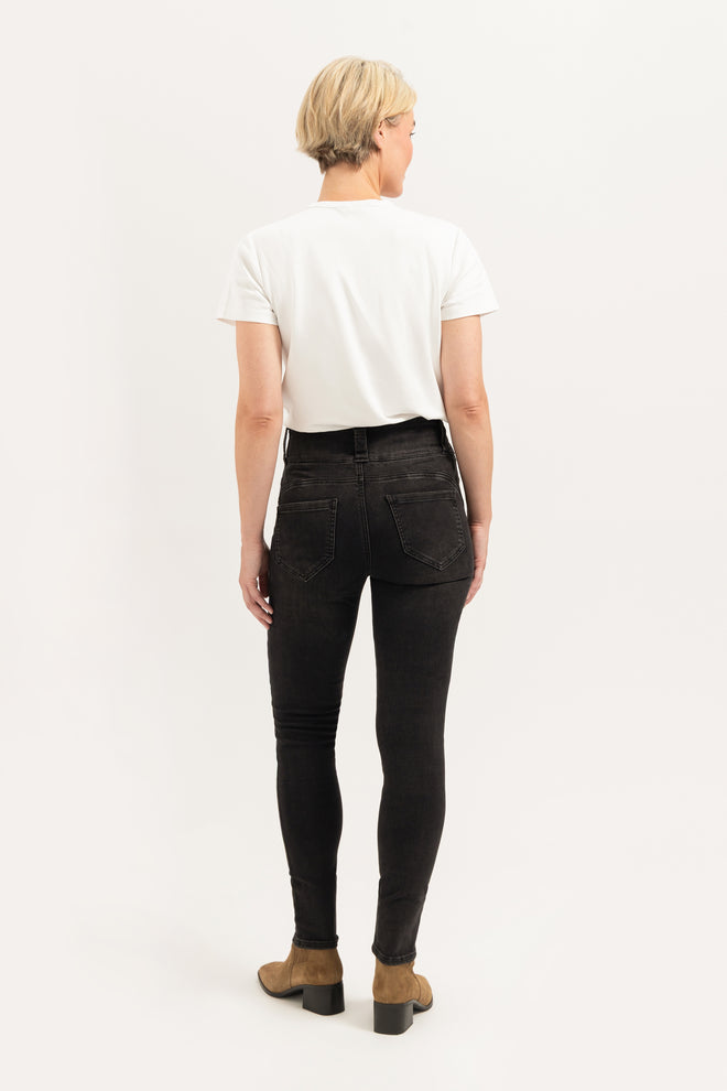 Bodine Slim Fit | Black