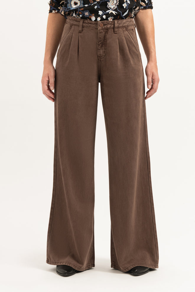 Gina Loose | Brown