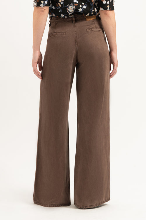 Gina Loose | Brown