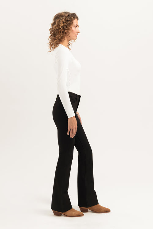 Hally Flared Punto | Black