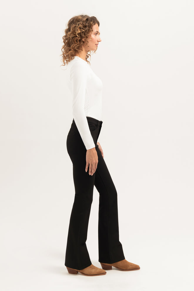 Hally Flared Punto | Black