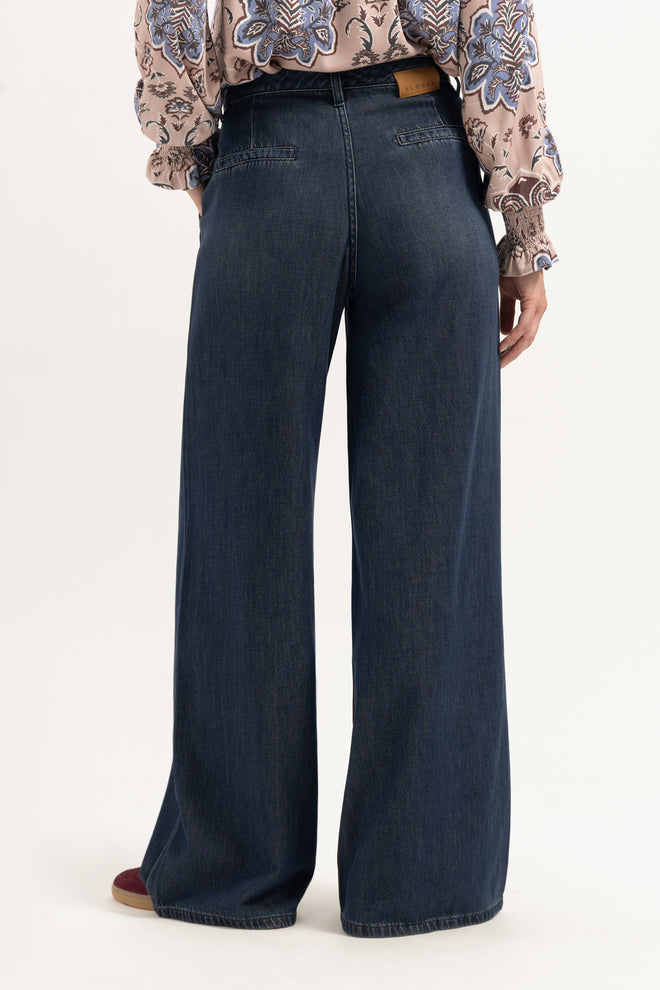 Gina Loose | Indigo Blue