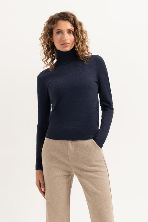 May turtleneck | Navy Blue