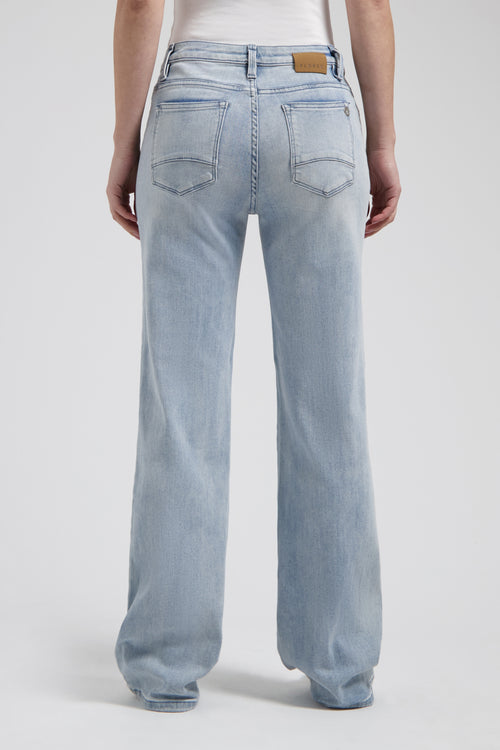 Sophie Straight Studs | Cool Blue